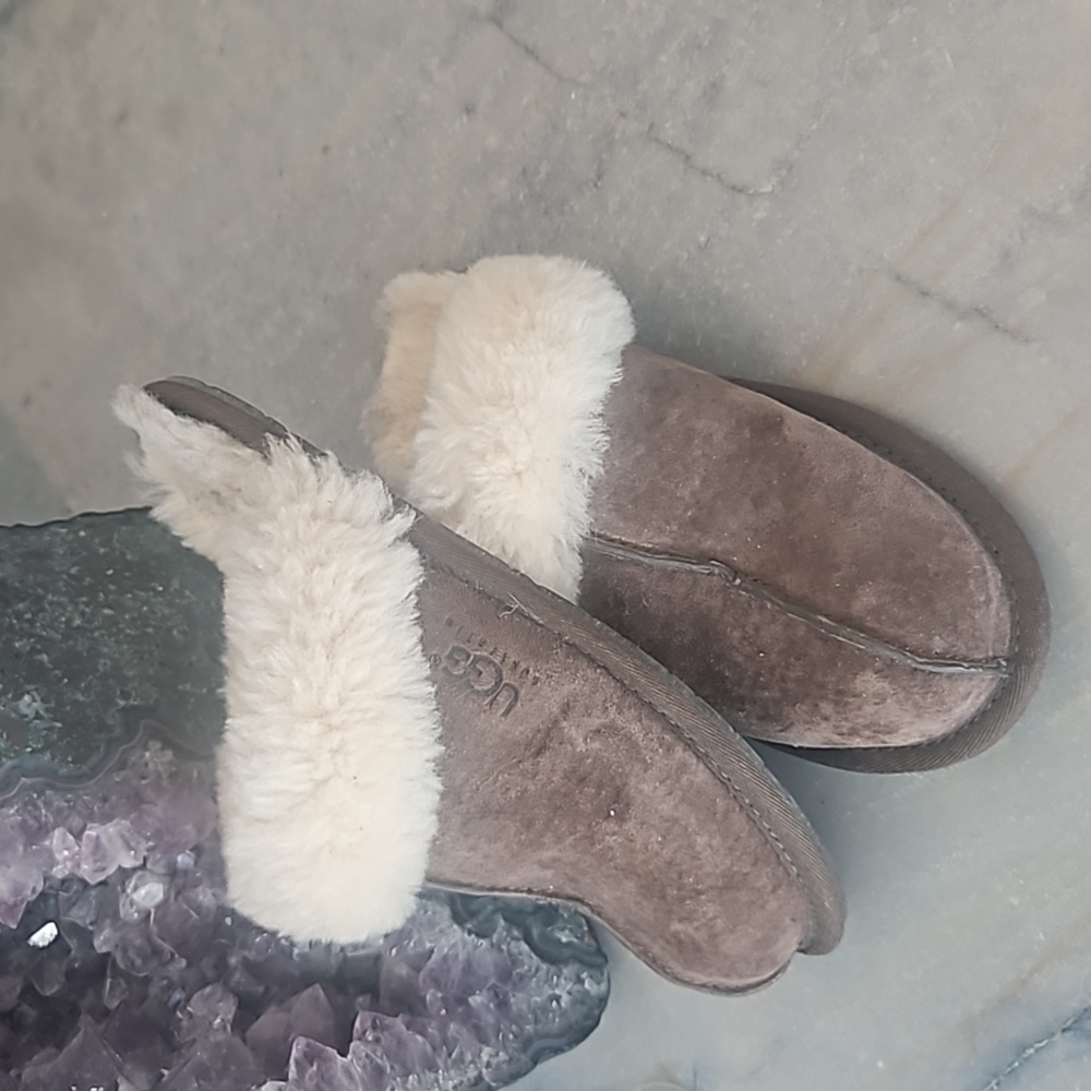 Uggs - Picture 8 of 12